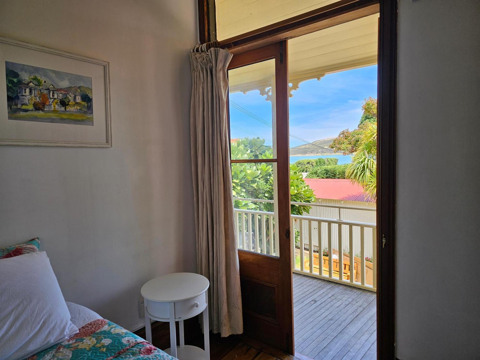 Brony'S Beachfront-Short And Long Term Stays ポリルア 部屋 写真